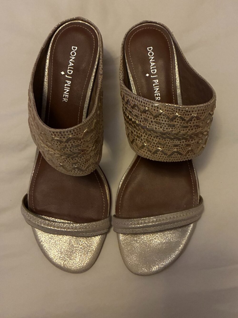 Donald J Pliner gold/silver tone slide sandals - size 8